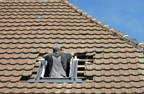 Pose de velux - Comps-la-Grand-Ville